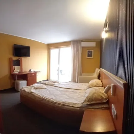 Апартамент Laura 2 *