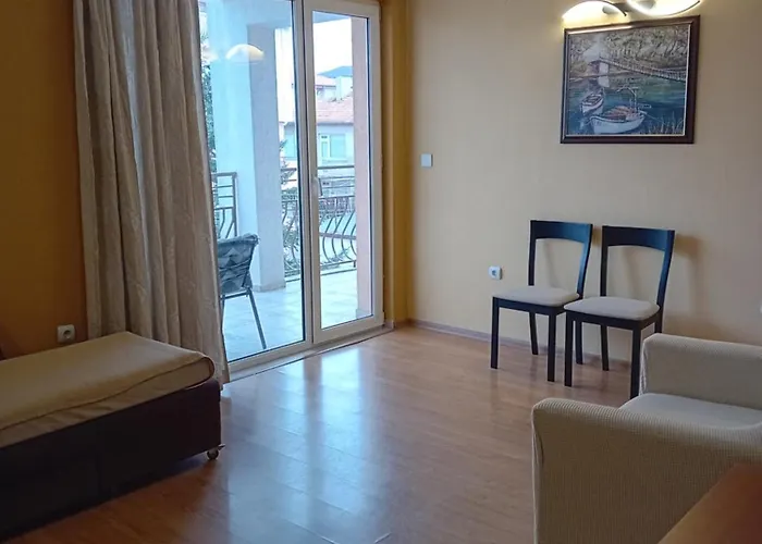 Laura 2 Апартаменты *