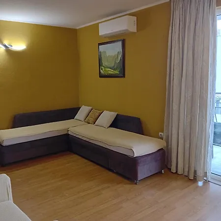 Laura 2 Apartman Primorszko